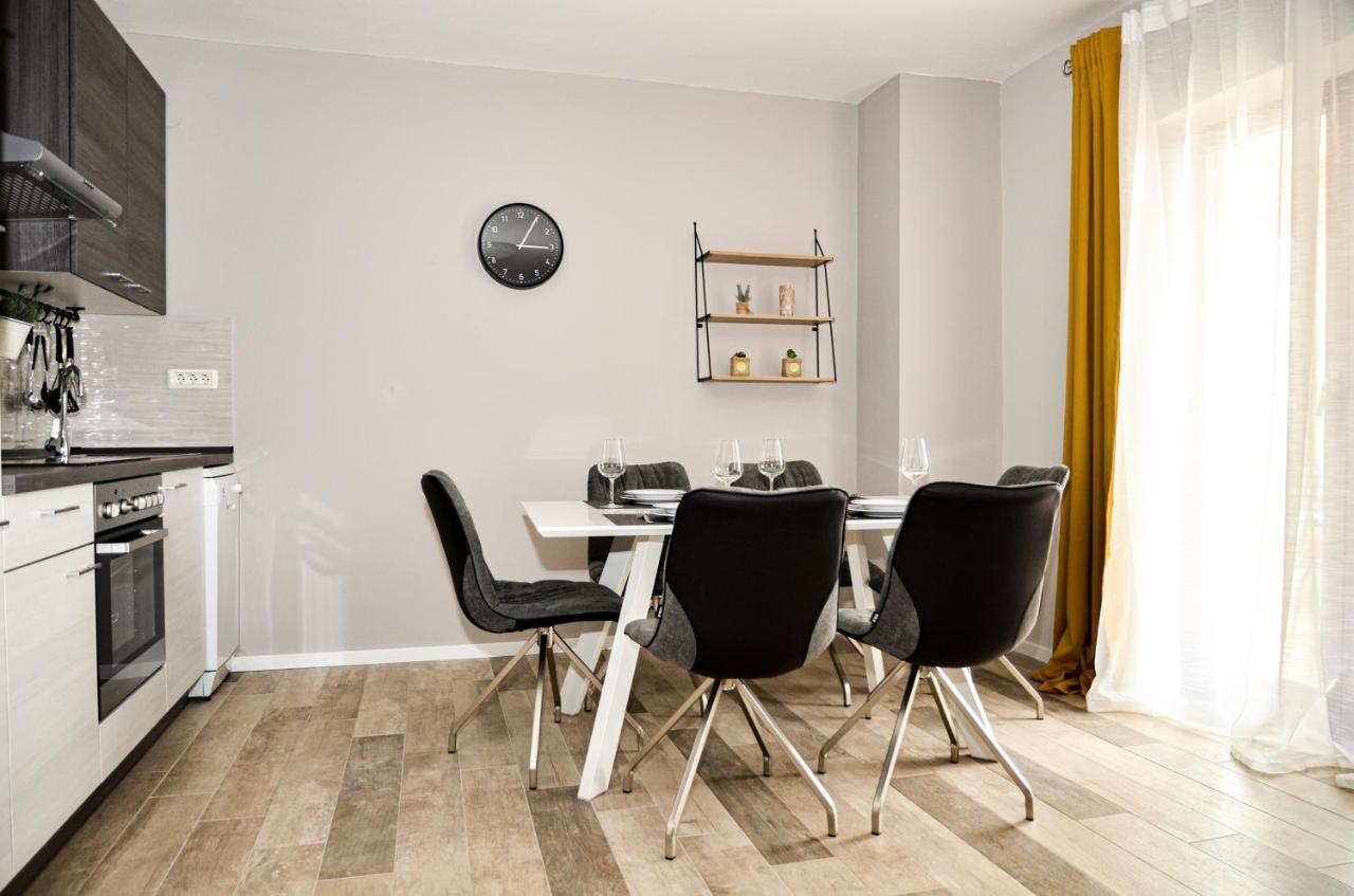 Family Friendly Apartments With A Swimming Pool Povljana, Pag - 244 Exterior foto