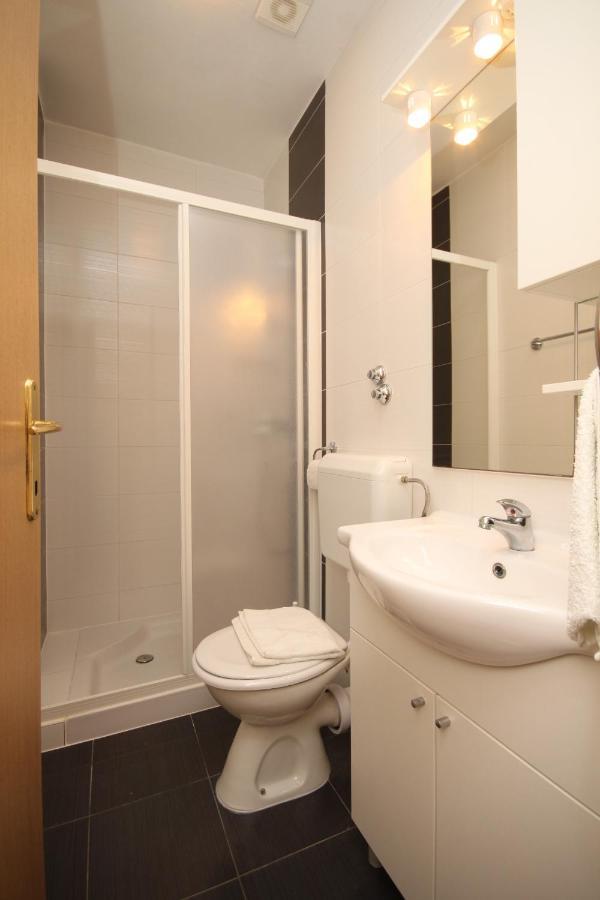 Family Friendly Apartments With A Swimming Pool Povljana, Pag - 244 Exterior foto