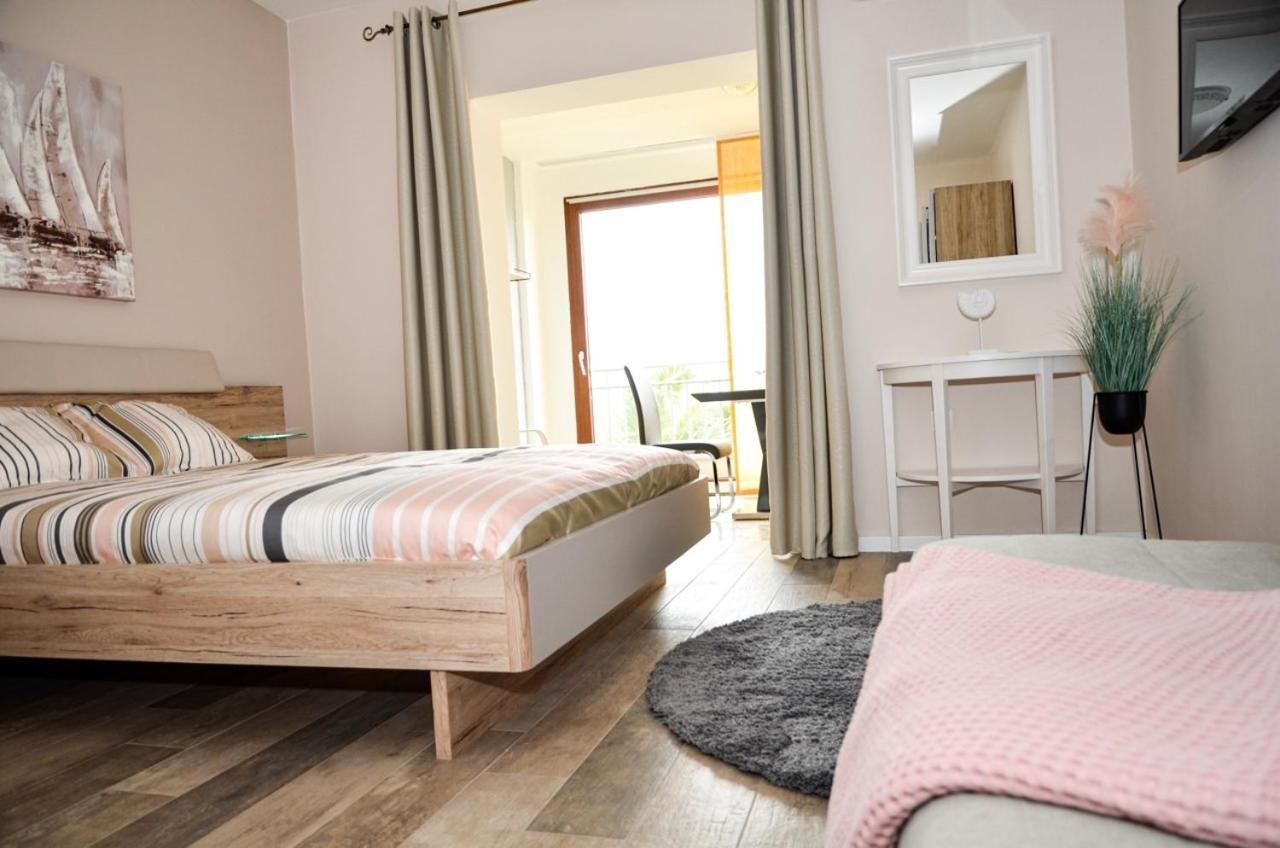 Family Friendly Apartments With A Swimming Pool Povljana, Pag - 244 Exterior foto