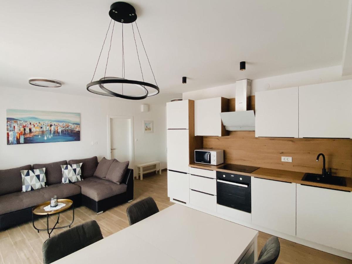 Family Friendly Apartments With A Swimming Pool Povljana, Pag - 244 Exterior foto