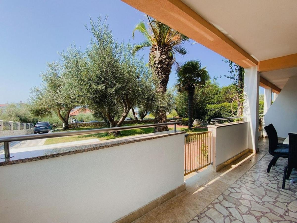 Family Friendly Apartments With A Swimming Pool Povljana, Pag - 244 Exterior foto