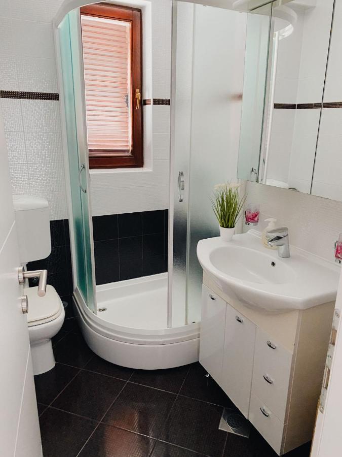 Family Friendly Apartments With A Swimming Pool Povljana, Pag - 244 Exterior foto