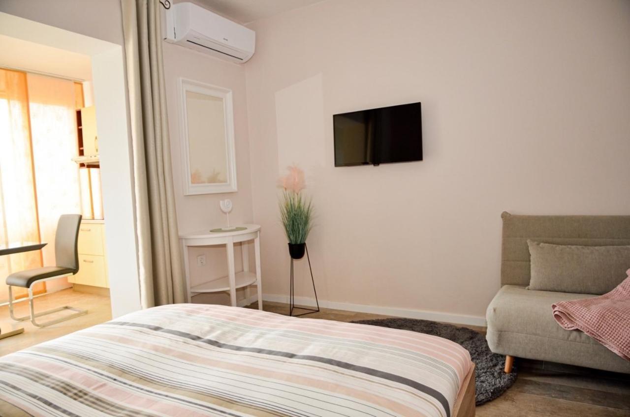 Family Friendly Apartments With A Swimming Pool Povljana, Pag - 244 Cameră foto