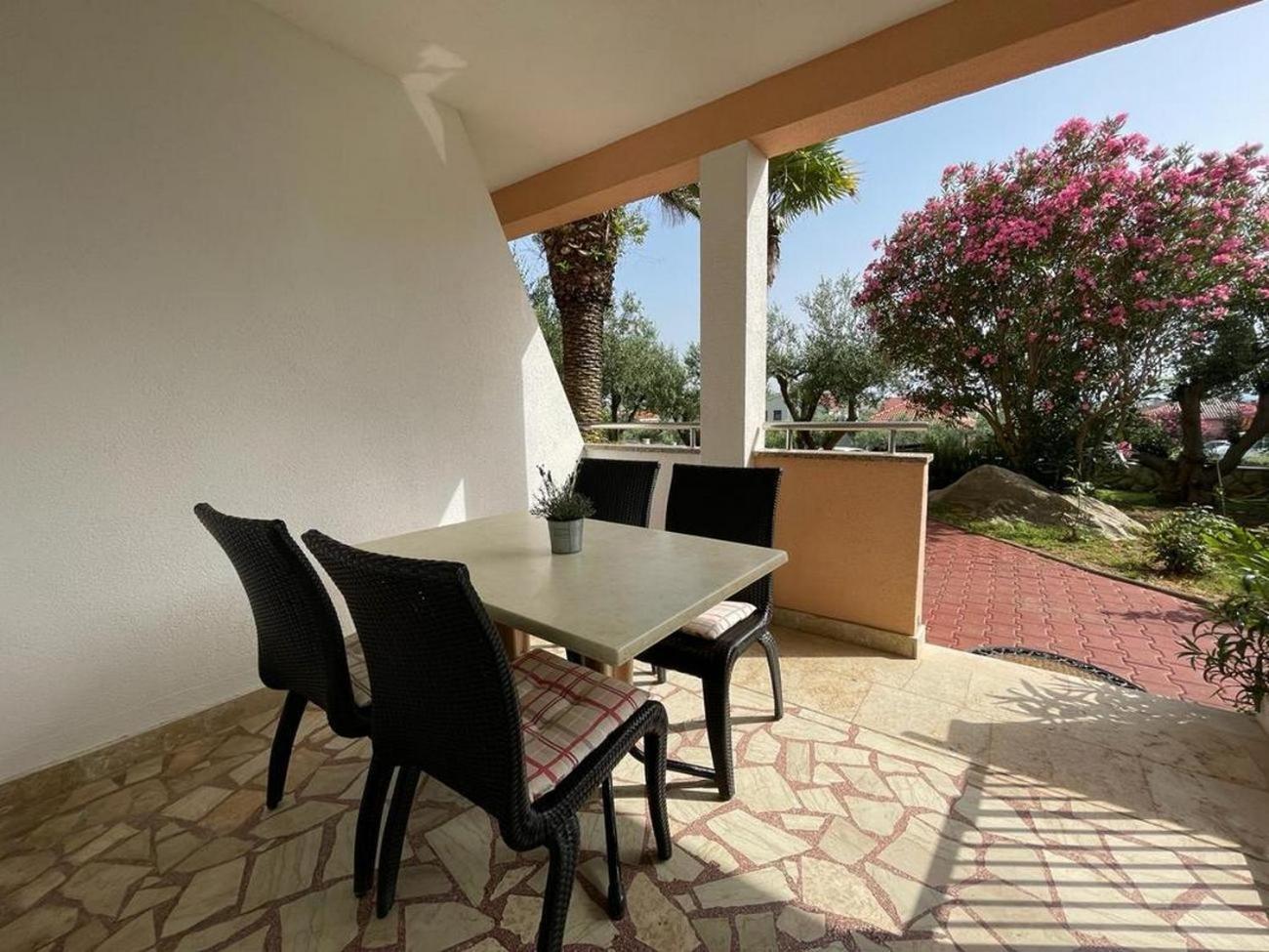 Family Friendly Apartments With A Swimming Pool Povljana, Pag - 244 Exterior foto